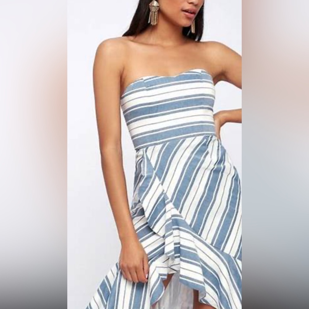 Lulus Woman’s blue/white striped flare dress, size M